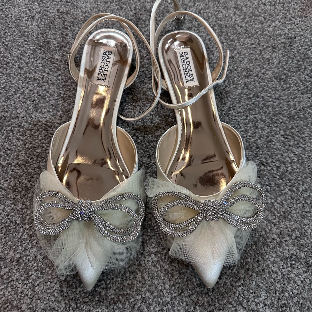 Badgley Mischka Sabina Tulle Bow Pointed Flats - Sz 9